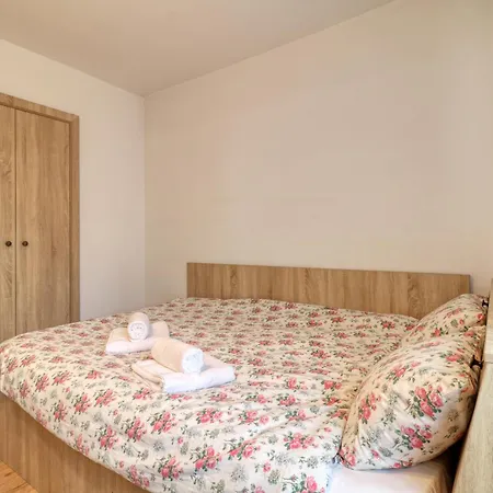 Guest - 11 * Bükreş