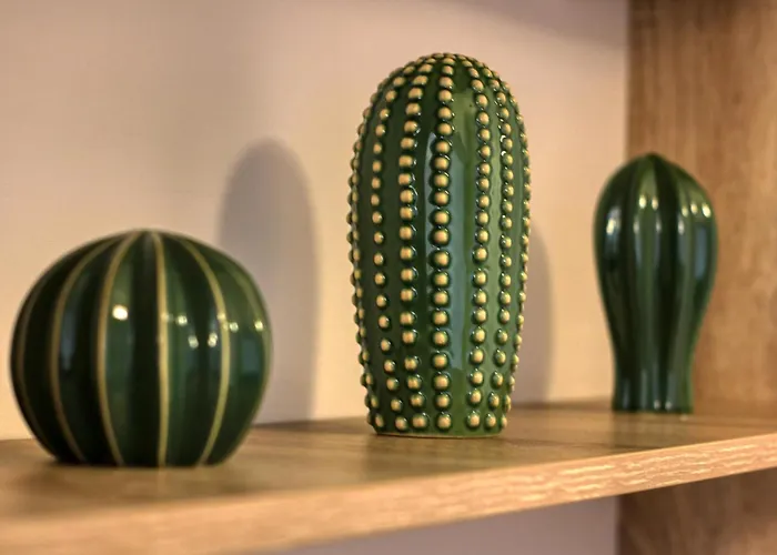 Guest - 11 * Бухарест