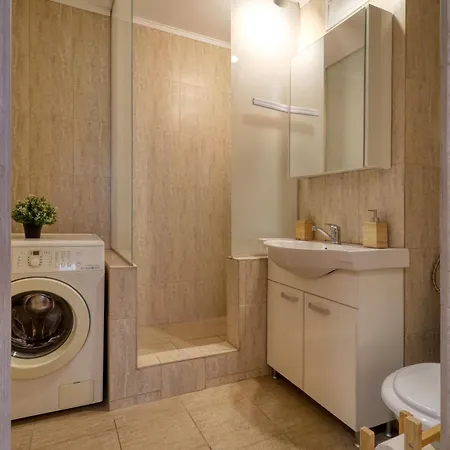 Guest - 11 Apartment