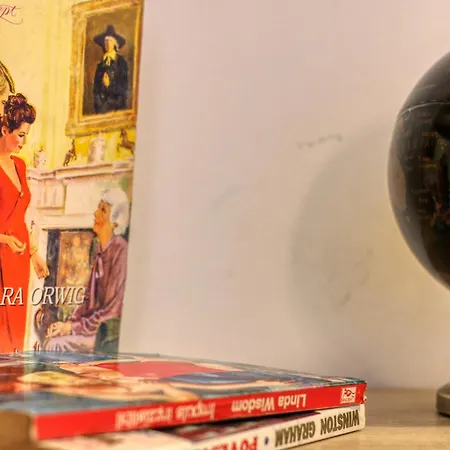 Guest - 11 Apartment