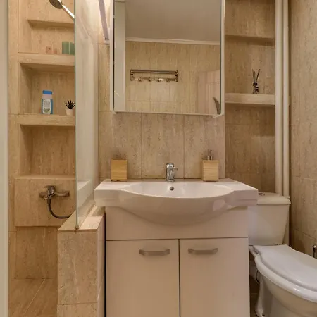 Guest - 11 Apartment