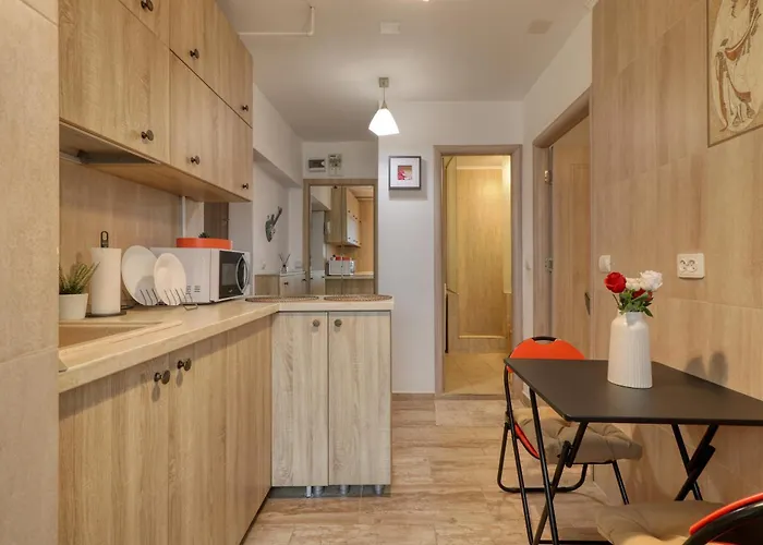 Guest - 11 * Bucarest